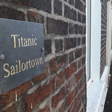 Titanic Sailortown Belfast City Centre Townhouse Exterior photo